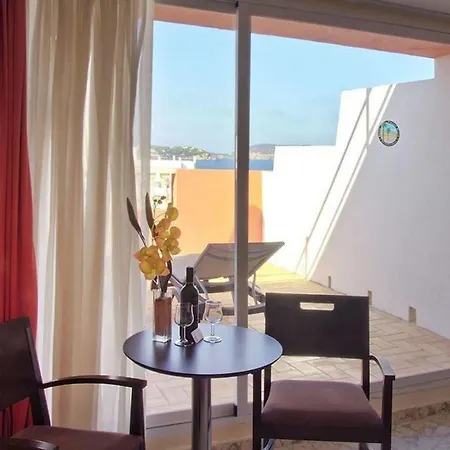 Fergus Paraiso - Adults Only 3*