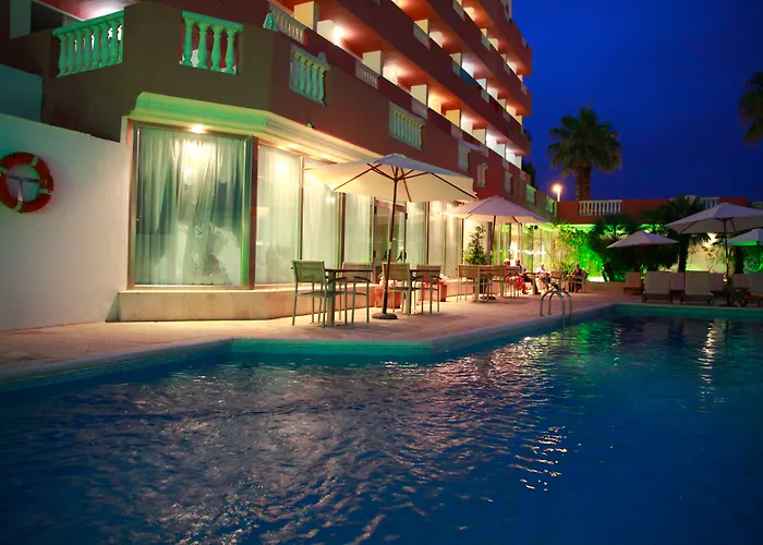 Fergus Paraiso - Adults Only 3*