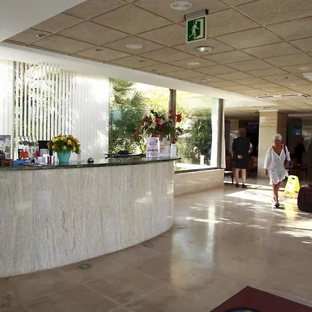 Fergus Paraiso - Adults Only 3* 圣埃乌拉利亚