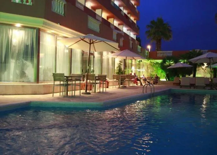 Fergus Paraiso - Adults Only Hotel