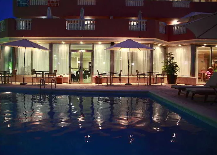 Fergus Paraiso - Adults Only Hotel