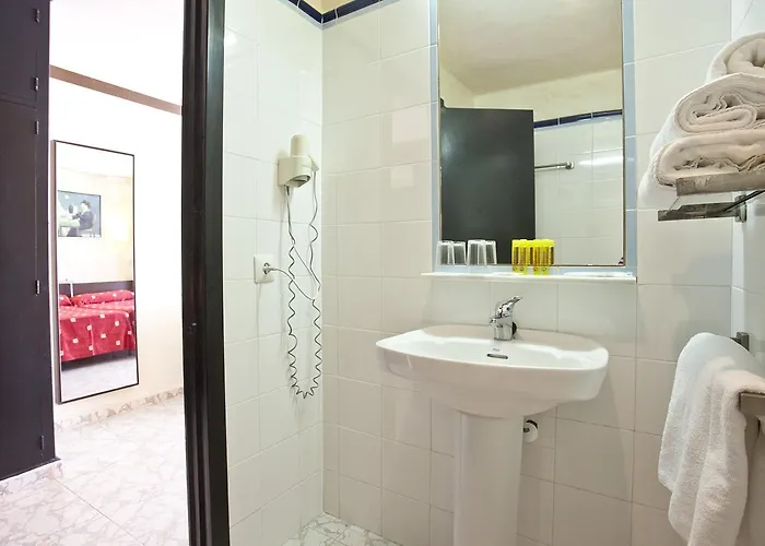 Fergus Paraiso - Adults Only Отель 3*